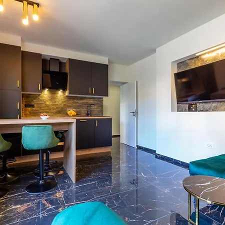 Luxury Hedone Near The Bridge With Private Zone Apartman *