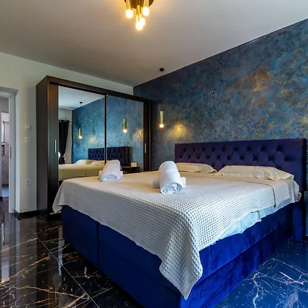 Luxury Hedone Near The Bridge With Private Zone زادار