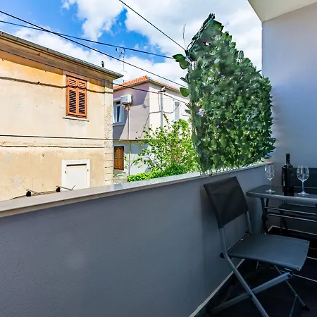 Luxury Hedone Near The Bridge With Private Zone * زادار