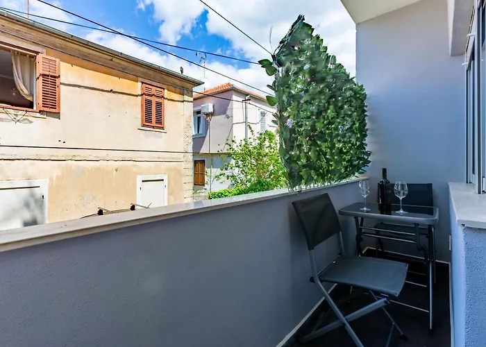 Luxury Hedone Near The Bridge With Private Zone Appartamento Zara